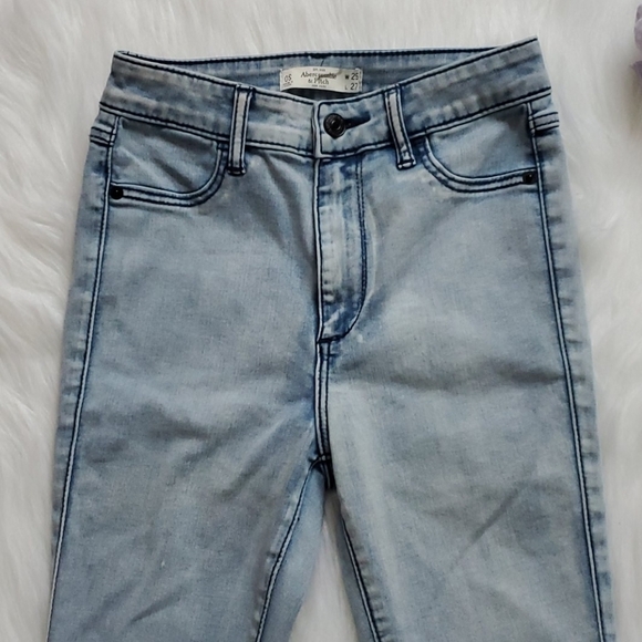 Abercrombie & Fitch Skinny Jeans - Picture 2 of 4